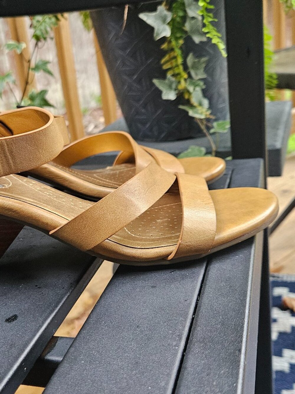 Coach And Four Strappy Sandals Size 8 - Picture 3 of 6